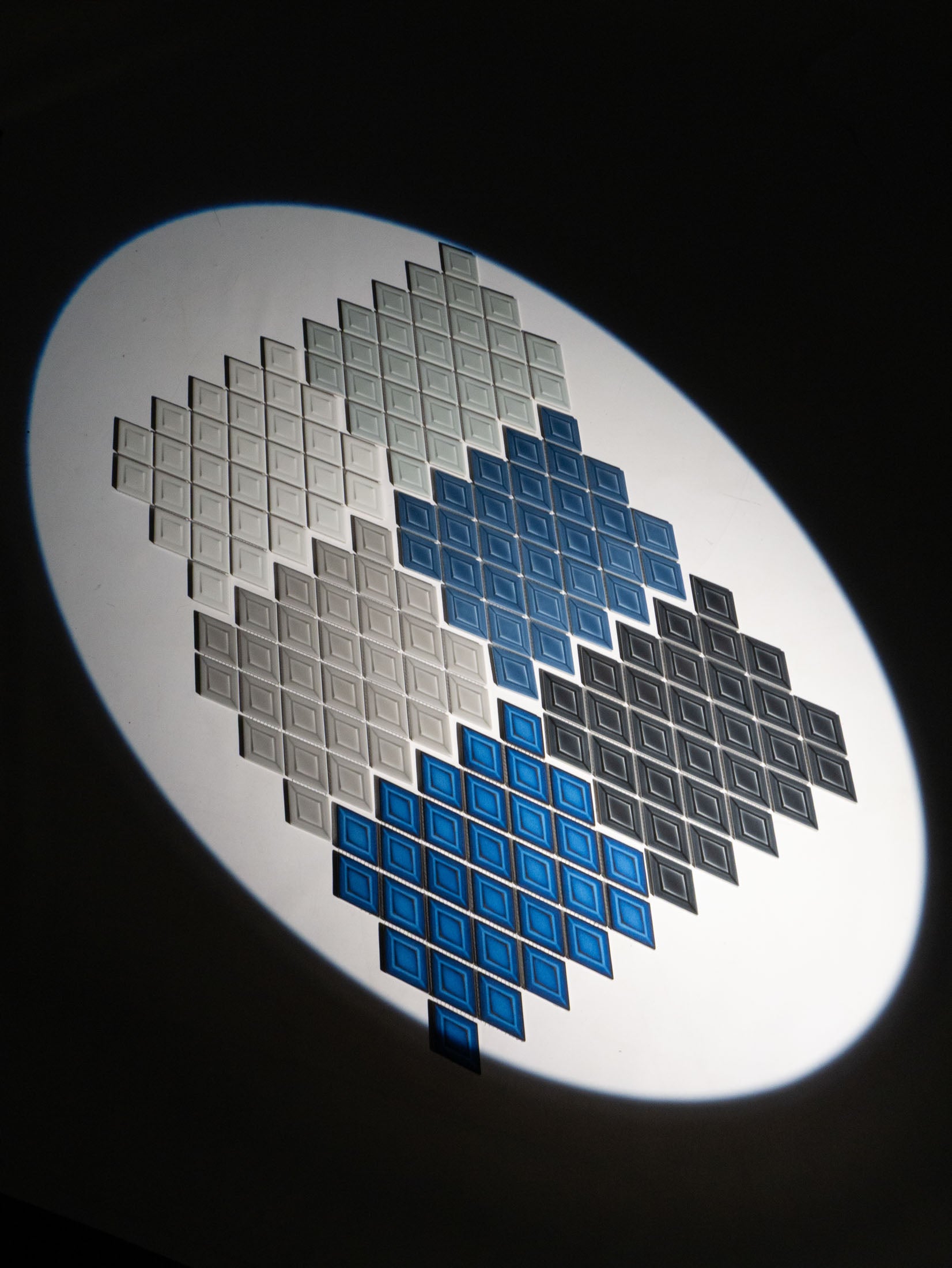 TETRAGON – Glazzio Surfaces